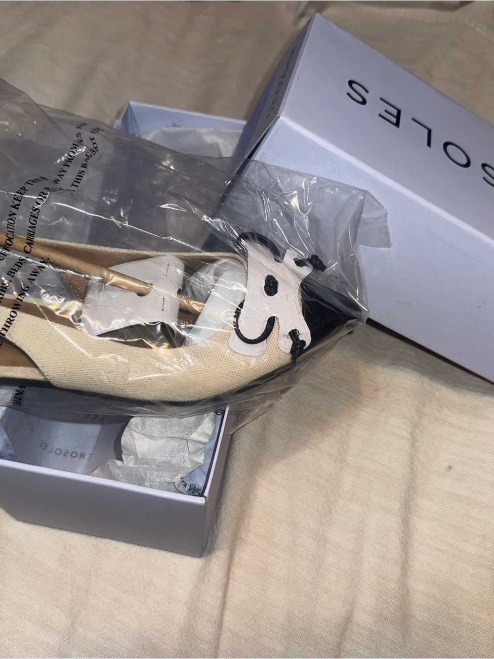 AEROSOLES Beige and Black Canvas Ballet Flats with bow